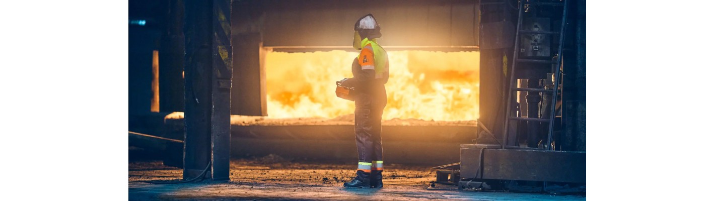 Чем отличается огнеупорная спецодежда от обычной?