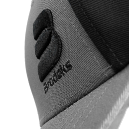 Бейсболка Brodeks KM130, серый/черный